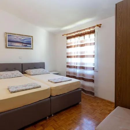 Holiday home Awesome Home In Starigrad With House Sea View