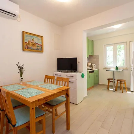Awesome Home In Starigrad With House Sea View