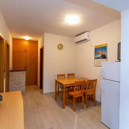Awesome Home In Starigrad With House Sea View * Starigrad Paklenica