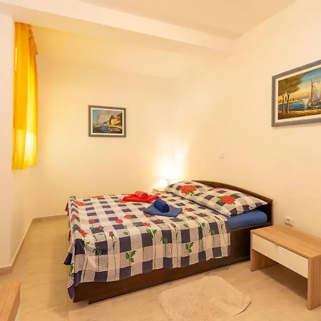 Awesome Home In Starigrad With House Sea View * Starigrad Paklenica