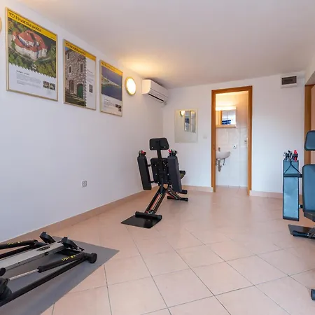 Awesome Home In Starigrad With House Sea View Holiday home Starigrad Paklenica