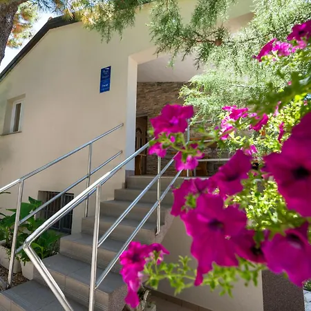 Holiday home Awesome Home In Starigrad With House Sea View