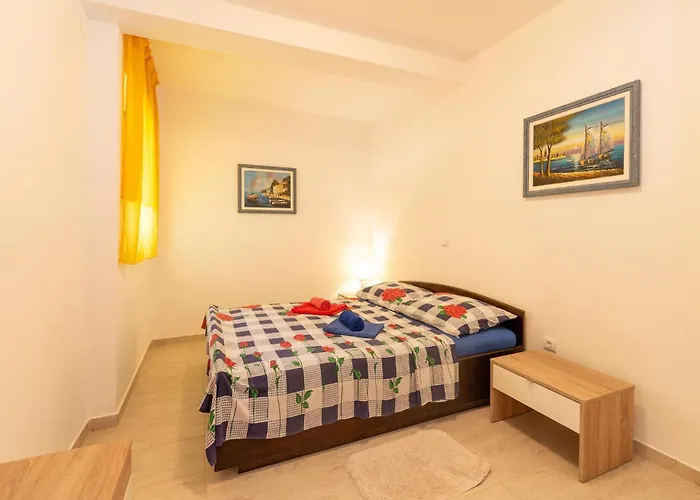 Don Ante Adzije Iii * Starigrad Paklenica