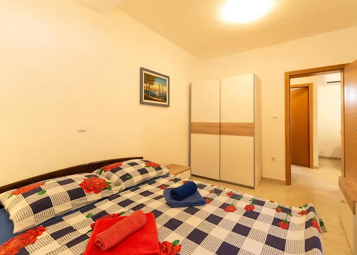Don Ante Adzije Iii * Starigrad Paklenica