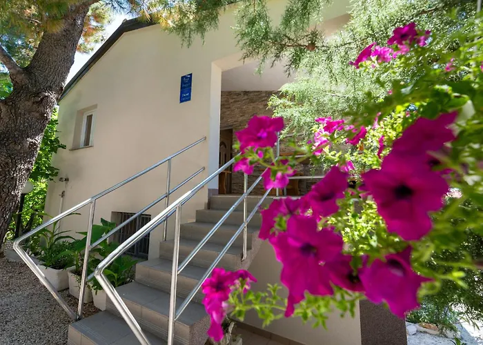 Ferienhaus Holiday Home Don Ante Adzije III